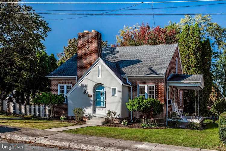 15 E King St Ephrata, PA 17522