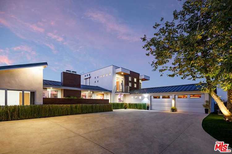 7405 Pyramid Place Los Angeles, CA 90046