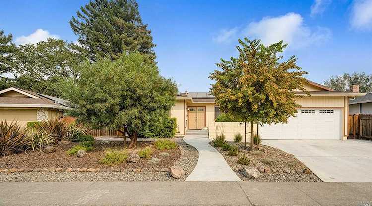 2518 Brookhaven Drive Santa Rosa, CA 95405