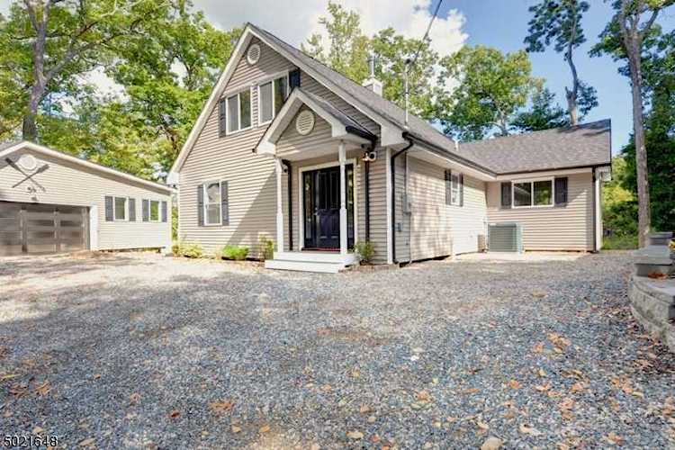 16 Rosemarie Ln Byram Twp., NJ 07821
