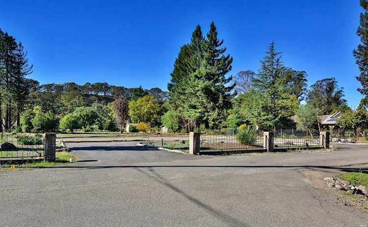 361 Treehaven Lane Kenwood, CA 95452