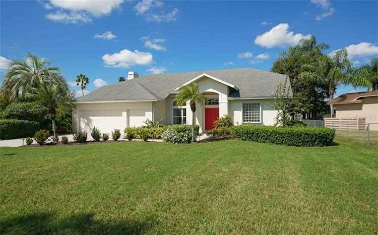 6829 Country Lakes CIRCLE Sarasota, FL 34243