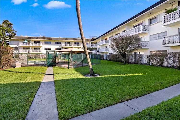 4200 NW 3rd Ct #231 Plantation, FL 33317