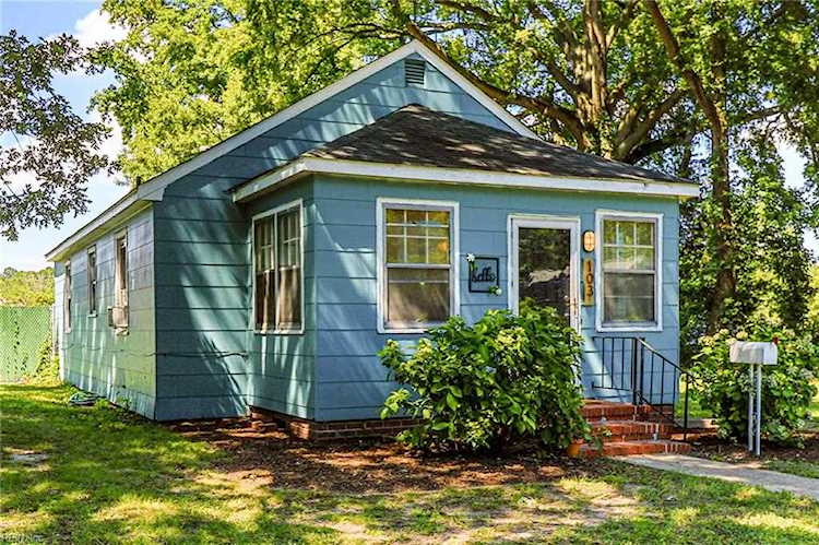 home for sale in All Others Area 104 Hampton VA 23661 - MLS 10332946 Photo 1