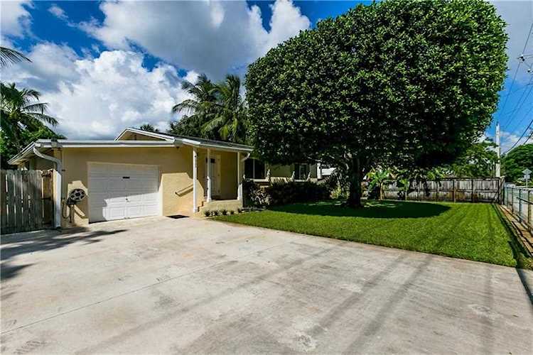 4111 SW 54th Ave Davie, FL 33314