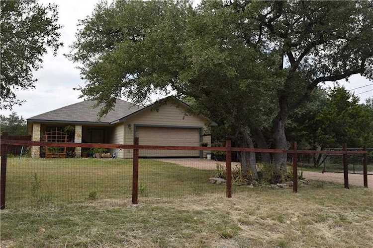 1510 Thousand Oaks TRL Liberty Hill, TX 78642