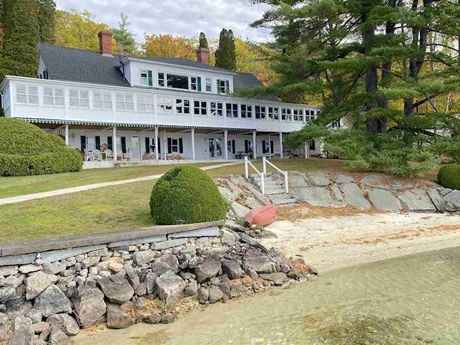 734 North Main St Wolfeboro, NH 03894