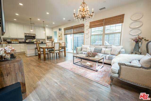 154 Firefly Irvine, CA 92618