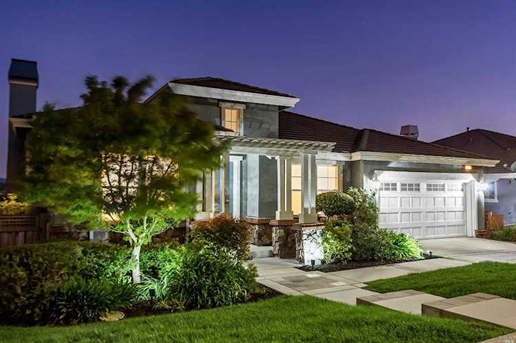 96 Pinheiro Circle Novato, CA 94945