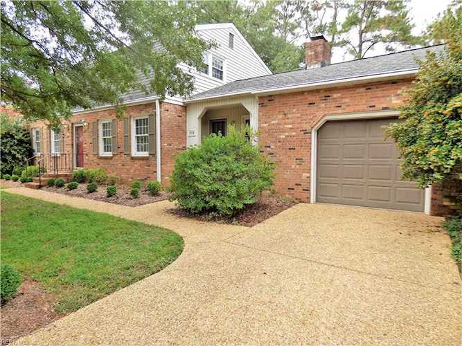 323 Williamsburg Court Newport News, VA 23606