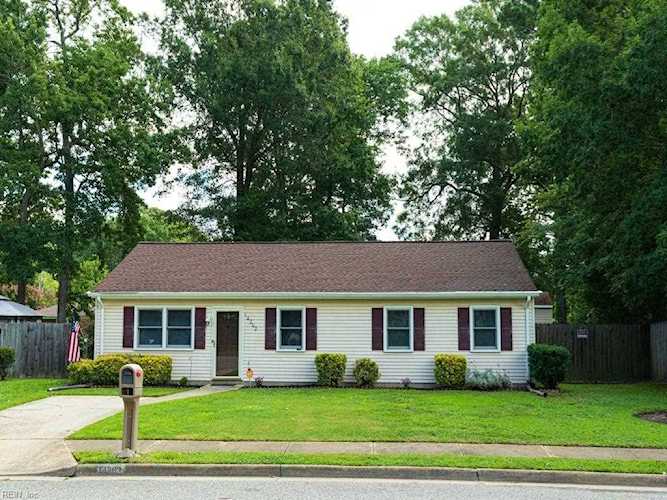 14202 Deloice Cres Newport News, VA 23602