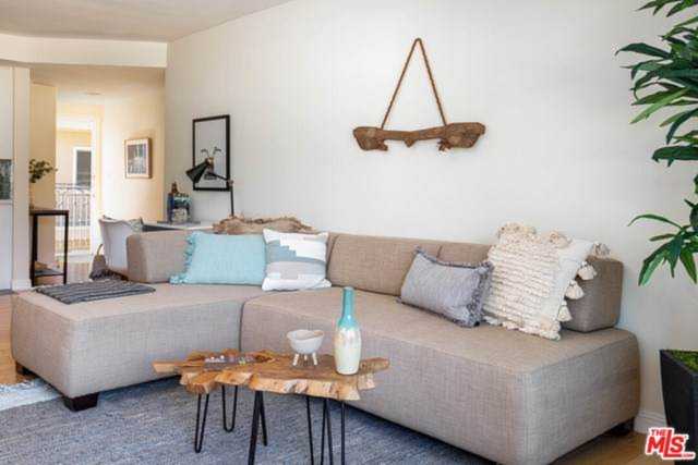 11646 Chenault Street #28 Los Angeles, CA 90049