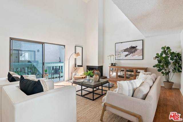 810 California Avenue #2 Santa Monica, CA 90403