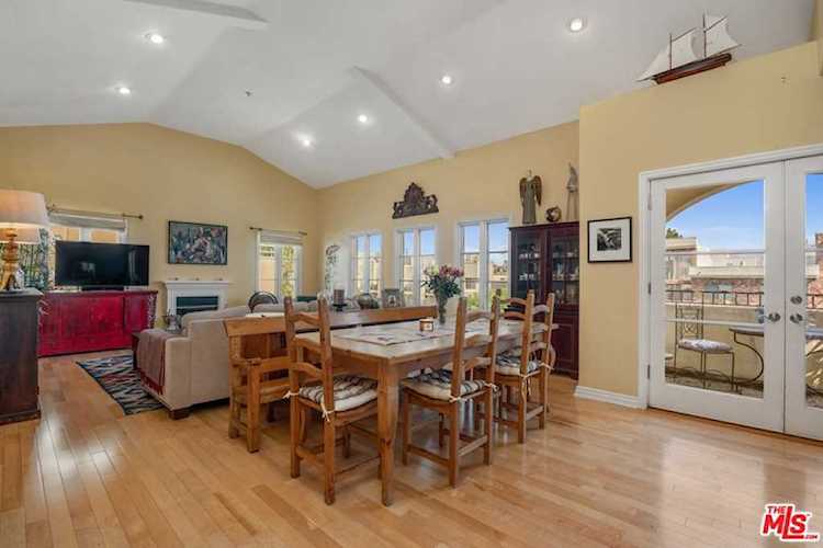 1861 Veteran Avenue #PH2 Los Angeles, CA 90025
