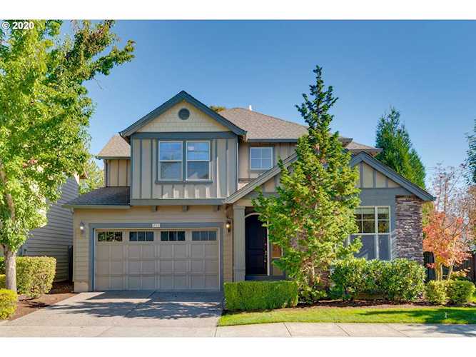 218 NE Greenridge Ter Hillsboro, OR 97124