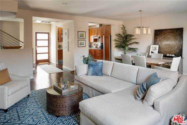 1537 16th Street #102 Santa Monica, CA 90404