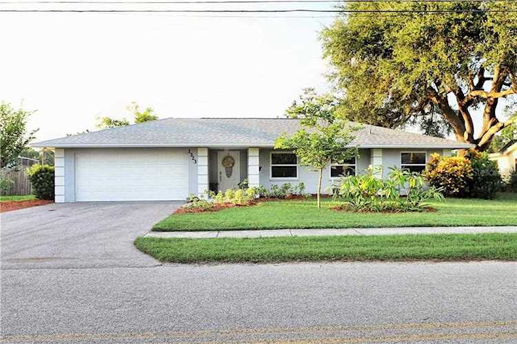 1323 Magellan Dr Sarasota, FL 34243