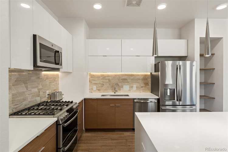 2200 Tremont Place #7 Denver, CO 80205