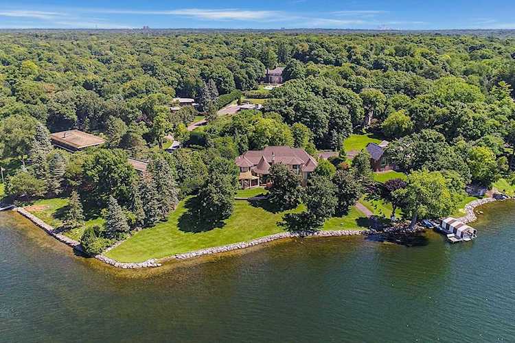 3960 Walden Shores Road Deephaven, MN 55391