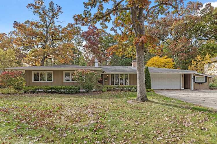 2 Elsinoor Dr Lincolnshire, IL 60069