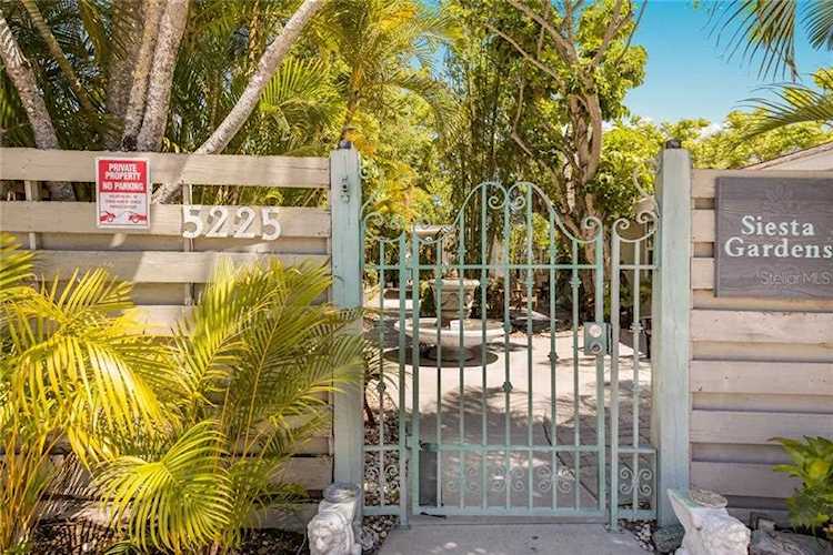 5225 Avenida Navarra #3 Sarasota, FL 34242