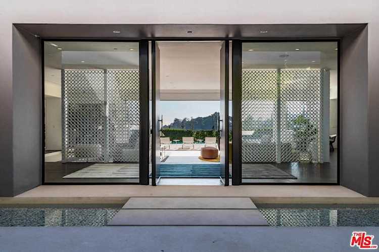1088 N Hillcrest Road Beverly Hills, CA 90210