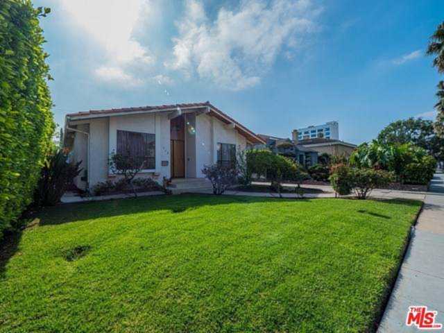 142 N Carson Road Beverly Hills, CA 90211