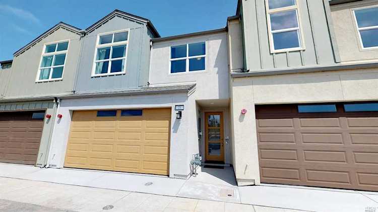 618 Birch Haven Way Santa Rosa, CA 95407