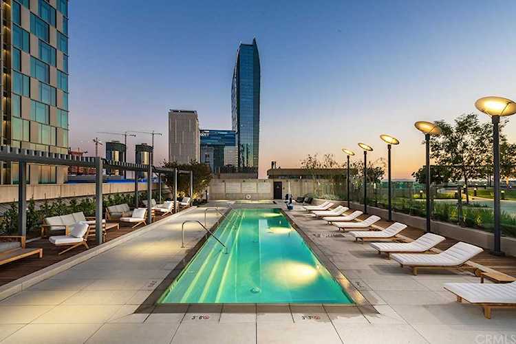 889 Francisco Street #2010 Los Angeles, CA 90017