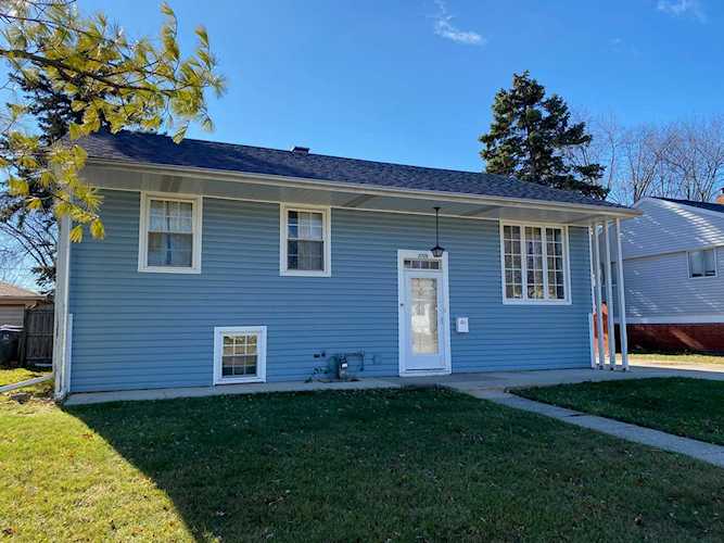 2709 W Vermont Ave Waukegan, IL 60087