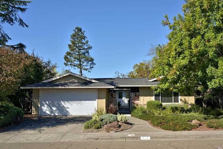 123 Oak Shadow Drive Santa Rosa, CA 95409