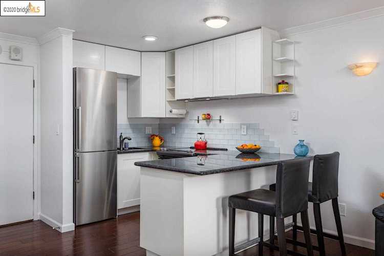 5 Admiral Dr Emeryville, CA 94608