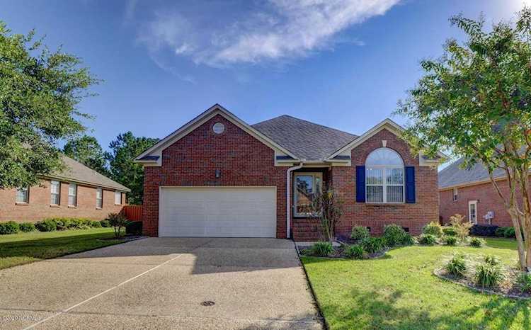 1404 Stonehaven Court Wilmington, NC 28411