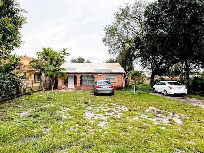 1496 SW 28th Ave Fort Lauderdale, FL 33312