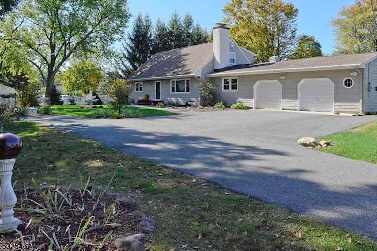 8 E Brooklawn Dr Parsippany-Troy Hills Twp., NJ 07950