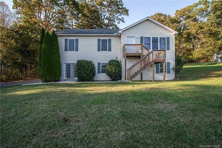 181 Forest Bend Horse Shoe, NC 28742