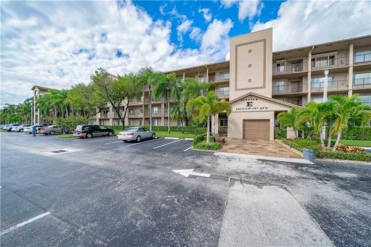 1200 SW 137th Ave #208 E Pembroke Pines, FL 33027
