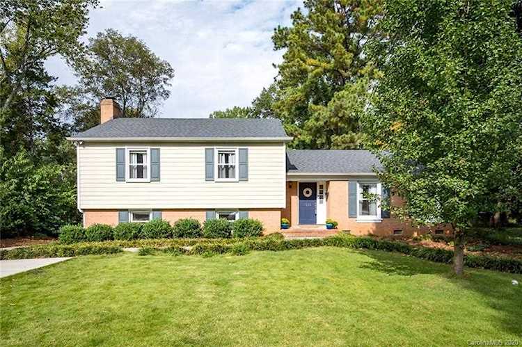 4139 Rutherford Dr Charlotte, NC 28210