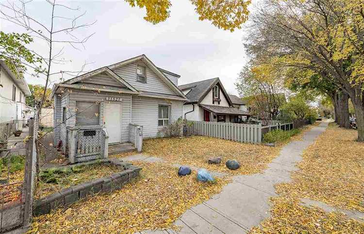 11527 84 Street Edmonton, AB T5B 3B6
