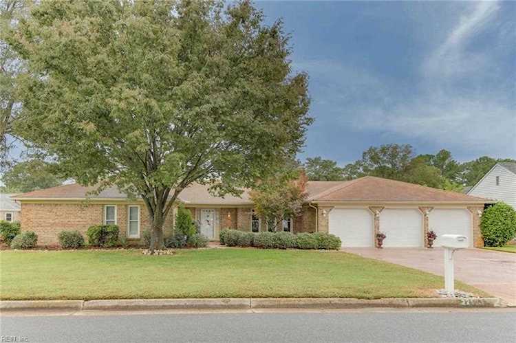 2217 Kendall St Virginia Beach, VA 23451