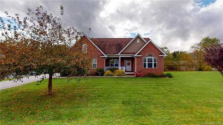 685 Bryson Rd Candler, NC 28715