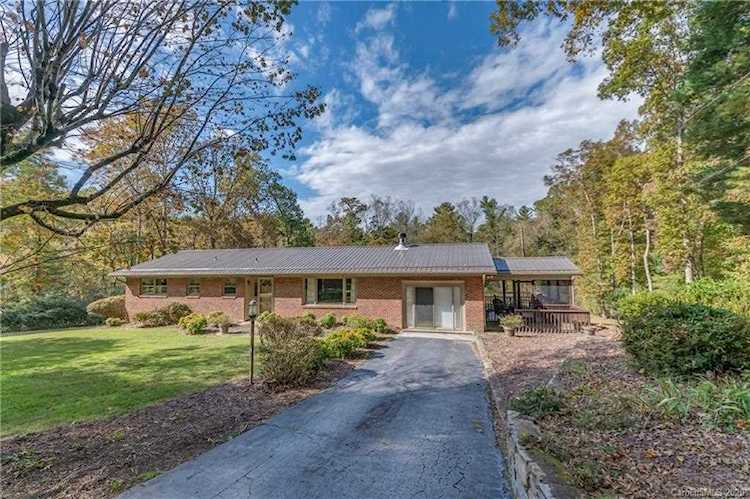 208 Sunrise Dr Hendersonville, NC 28791