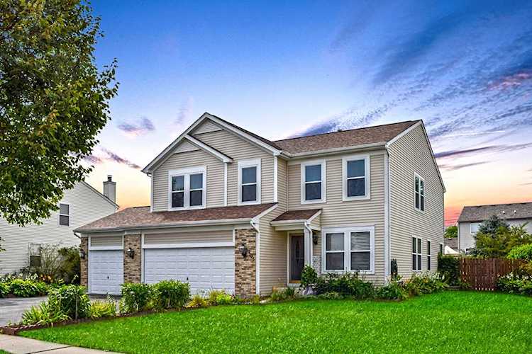 305 Century Dr Hampshire, IL 60140