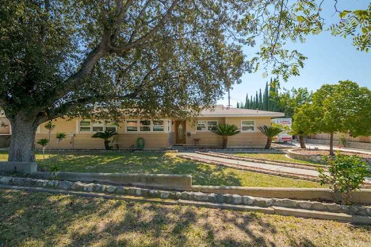 15834 El Soneto Drive Whittier, CA 90603