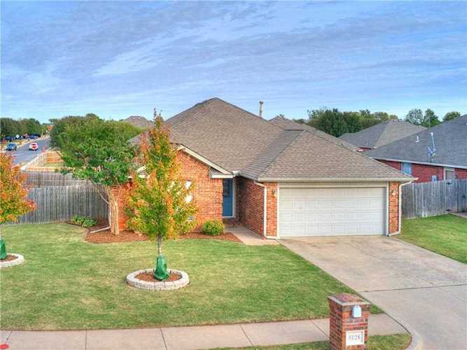 8124 Azurewood Dr Oklahoma City, OK 73135