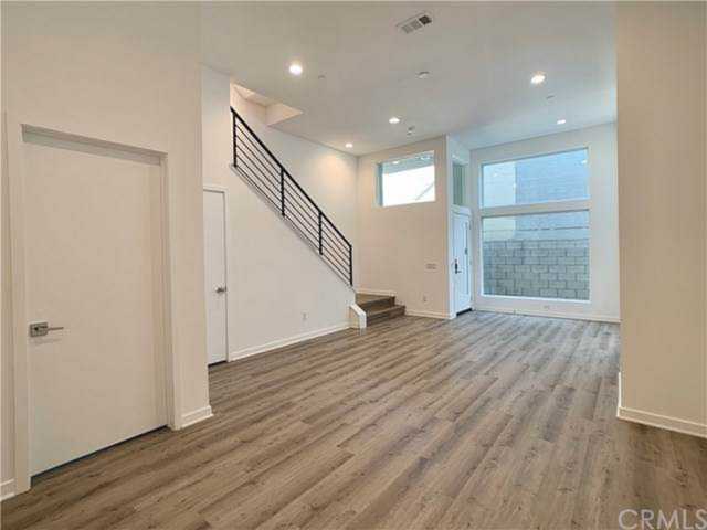 3028 N Coolidge Ave Los Angeles, CA 90039