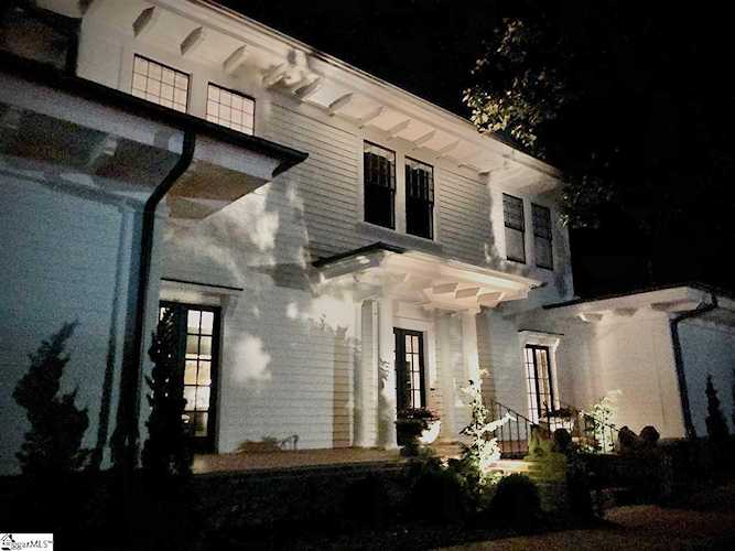 2 E Prentiss Ave Greenville, SC 29601