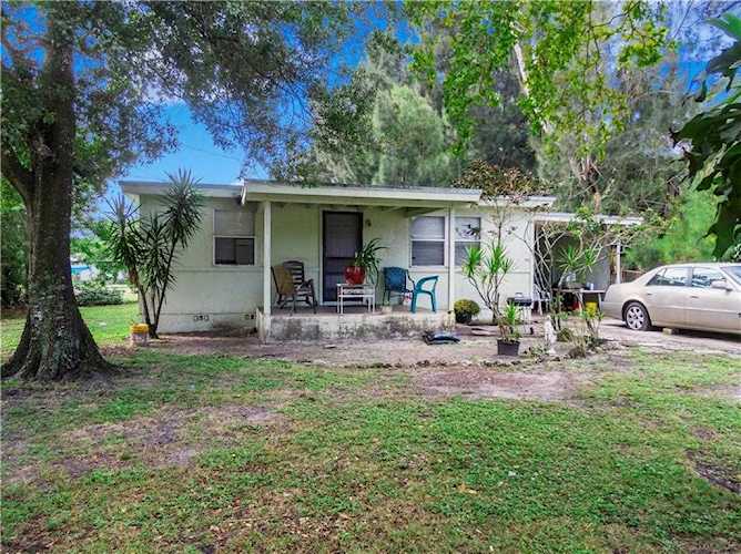 2324 NW 27th St Oakland Park, FL 33311