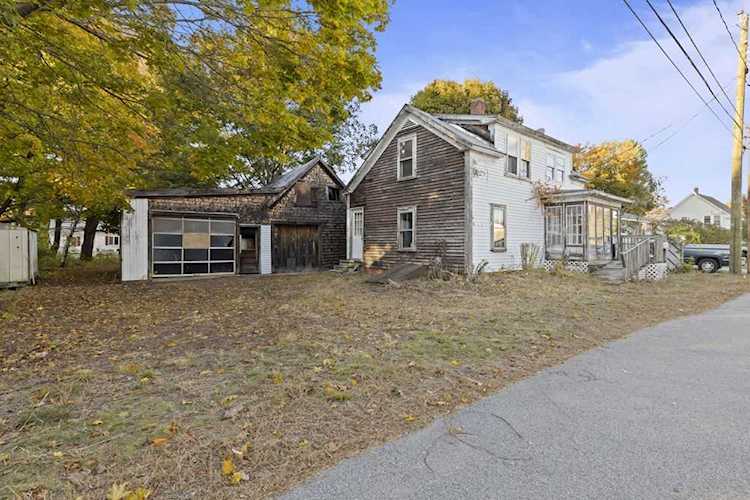 5 Lois St Rochester, NH 03867