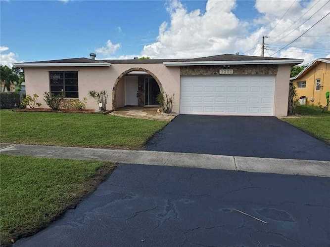 2201 NW 70th Ave Sunrise, FL 33313